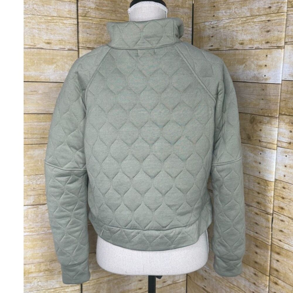 BETTER TOGETHER QUILTED PULL OVER TOP SIZE. LARGE - Picture 4 of 5